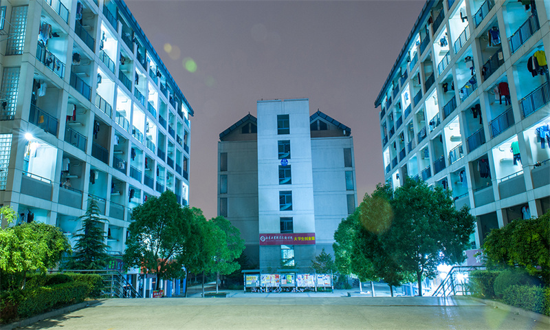 1740017253779565.jpg 南京工业职业技术大学大学生创业孵化基地.jpg